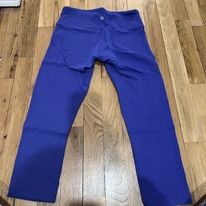 LULULEMON REVERSIBLE WUNDER UNDER CROP LEGGING